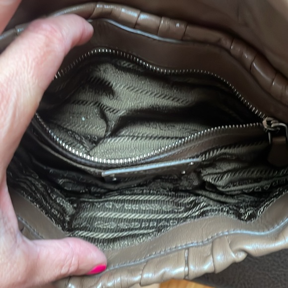 Prada handbag 😍FLASH SALE😍 - Picture 5 of 16